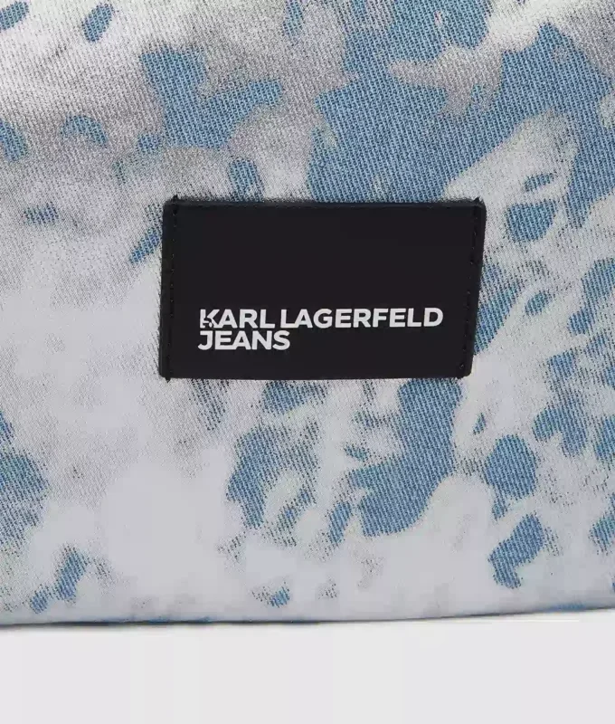 Büyük, parlak denim hobo çanta Büyük, parlak denim hobo çanta