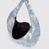 Büyük, parlak denim hobo çanta Büyük, parlak denim hobo çanta