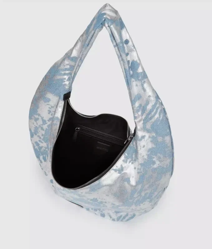 Büyük, parlak denim hobo çanta Büyük, parlak denim hobo çanta