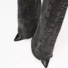 Dikişli yüksek bel kloş jean Dikişli yüksek bel kloş jean