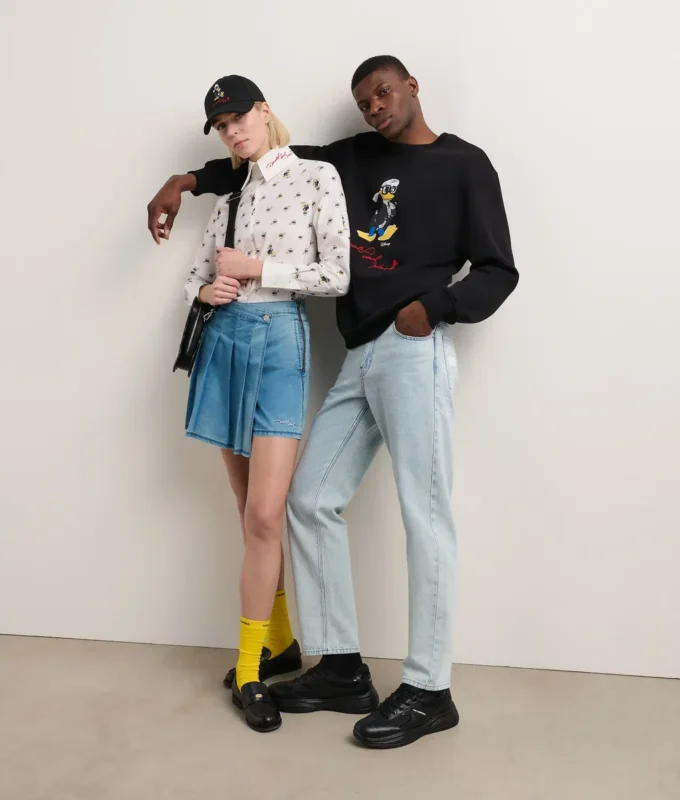 DISNEY X KL ALL-OVER PRINT BLUZ DISNEY X KL ALL-OVER PRINT BLUZ