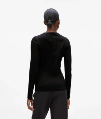 Düğme detaylı uzun kollu tişört