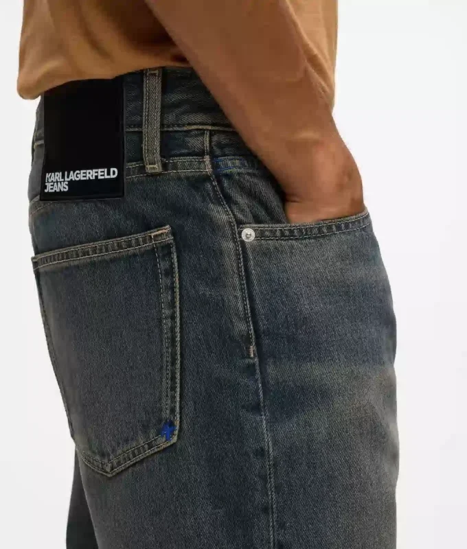 Düz kesim kot pantolon Düz kesim kot pantolon