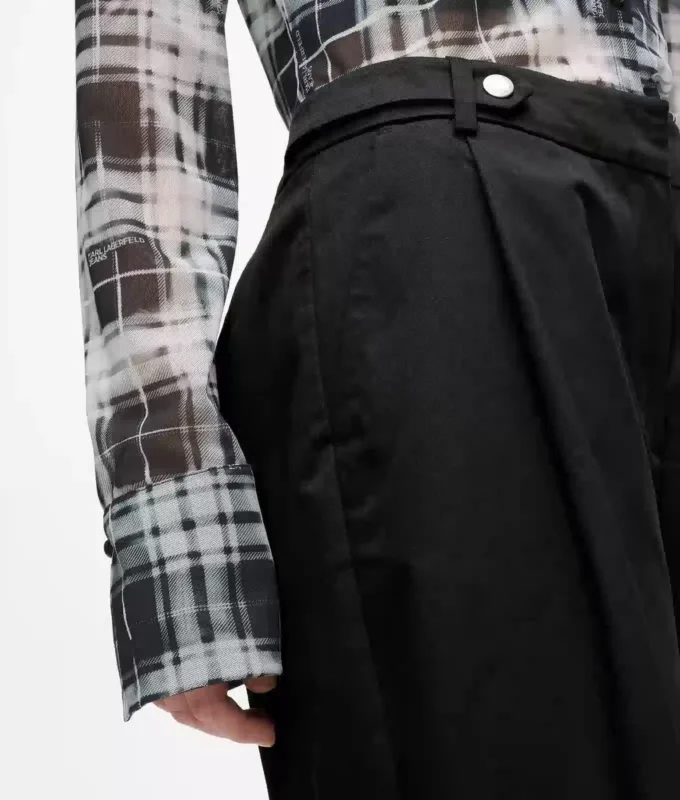 Geniş paça kesim pantolon Geniş paça kesim pantolon