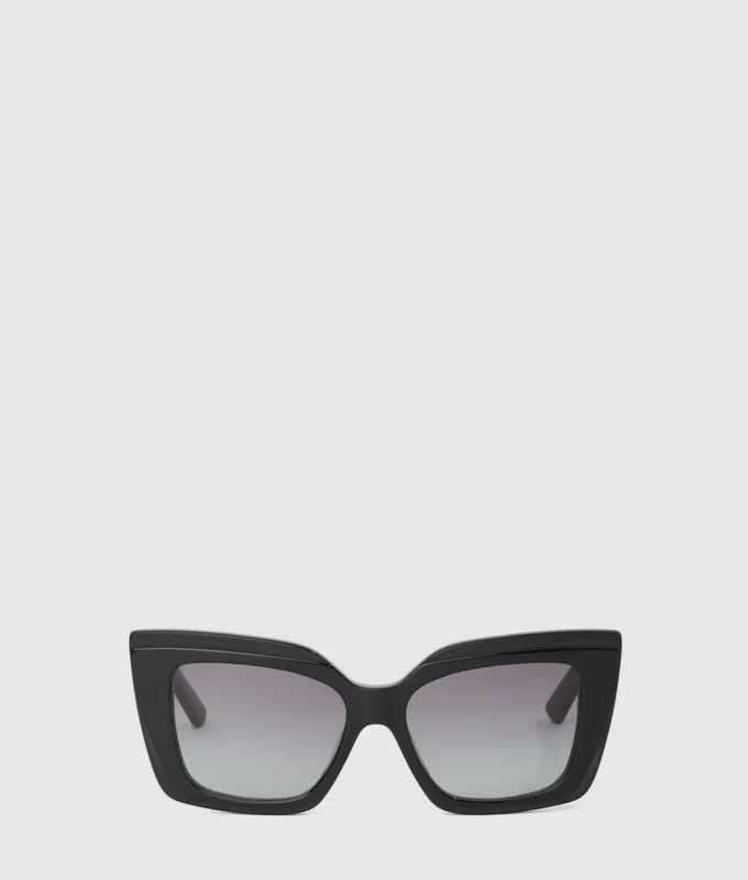 Kalın logolu güneş gözlüğü Kalın logolu güneş gözlüğü