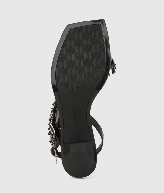 Karmel saçaklı topuklu slingback ayakkabı Karmel saçaklı topuklu slingback ayakkabı