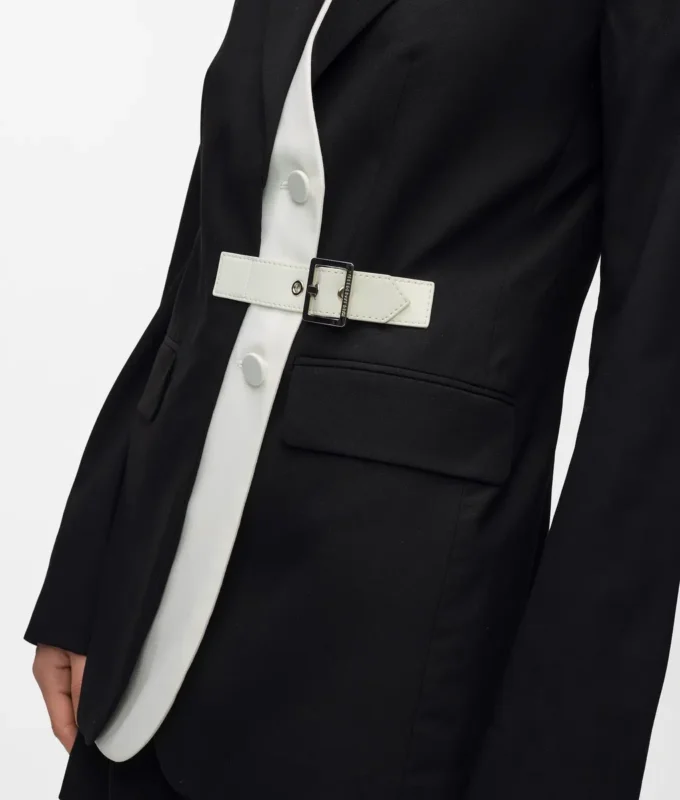 Kemerli kontrast yakalı blazer Kemerli kontrast yakalı blazer