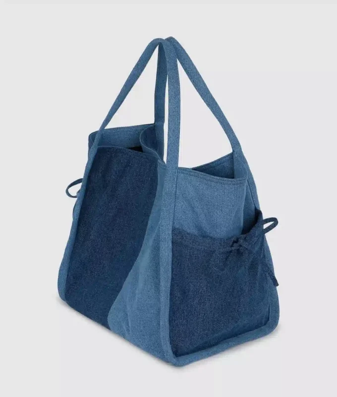 İki renkli denim alışveriş çantası İki renkli denim alışveriş çantası