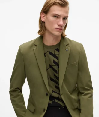 Klasik kesim blazer