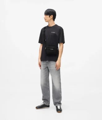 Minimalist logolu kamera çantası