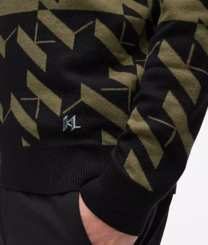 Monogram kazak Monogram kazak