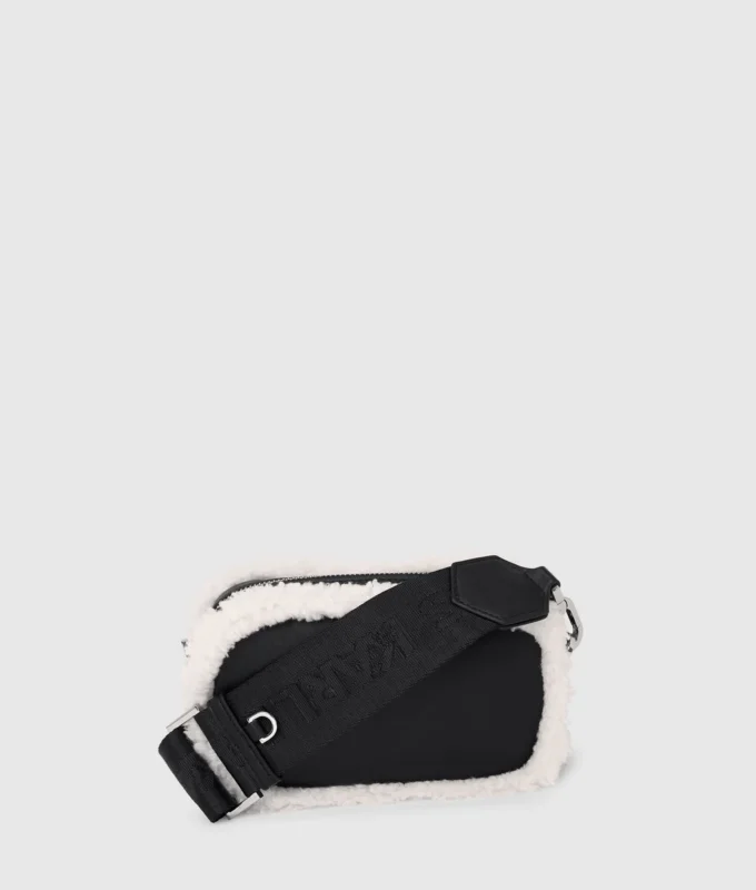 Shearling çapraz askılı kamera çantası Shearling çapraz askılı kamera çantası