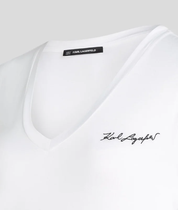 SIGNATURE V YAKALI KIRŞIRLI TİŞÖRT SIGNATURE V YAKALI KIRŞIRLI TİŞÖRT