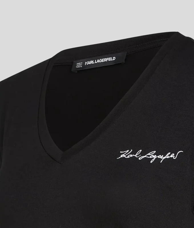 SIGNATURE V YAKALI KIRŞIRLI TİŞÖRT SIGNATURE V YAKALI KIRŞIRLI TİŞÖRT