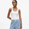 Tank top ve şortlu pijama takımı Tank top ve şortlu pijama takımı