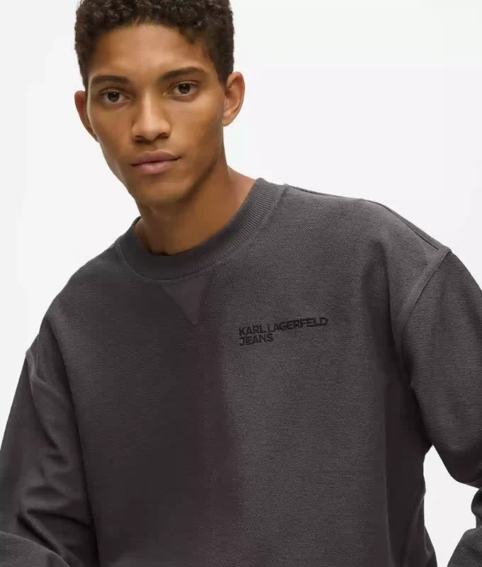 Ters çevrilmiş sweatshirt Ters çevrilmiş sweatshirt