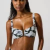 Yelpaze desenli bikini üstü Yelpaze desenli bikini üstü