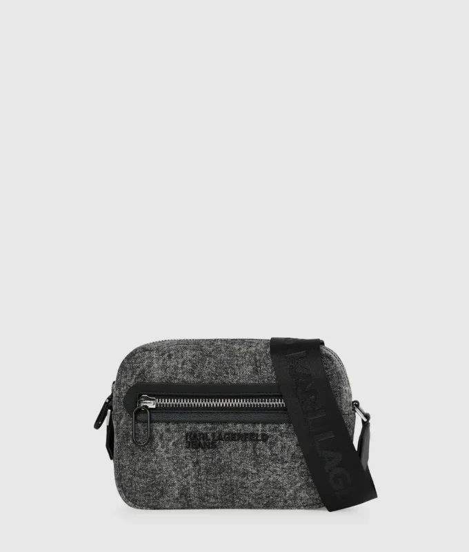 Yıkanmış denim çapraz askılı çanta Yıkanmış denim çapraz askılı çanta