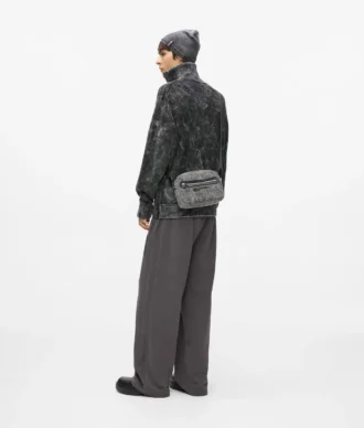 Yıkanmış denim çapraz askılı çanta Yıkanmış denim çapraz askılı çanta