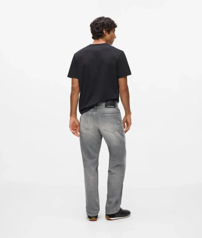 Yıkanmış düz kesim kot pantolon Yıkanmış düz kesim kot pantolon