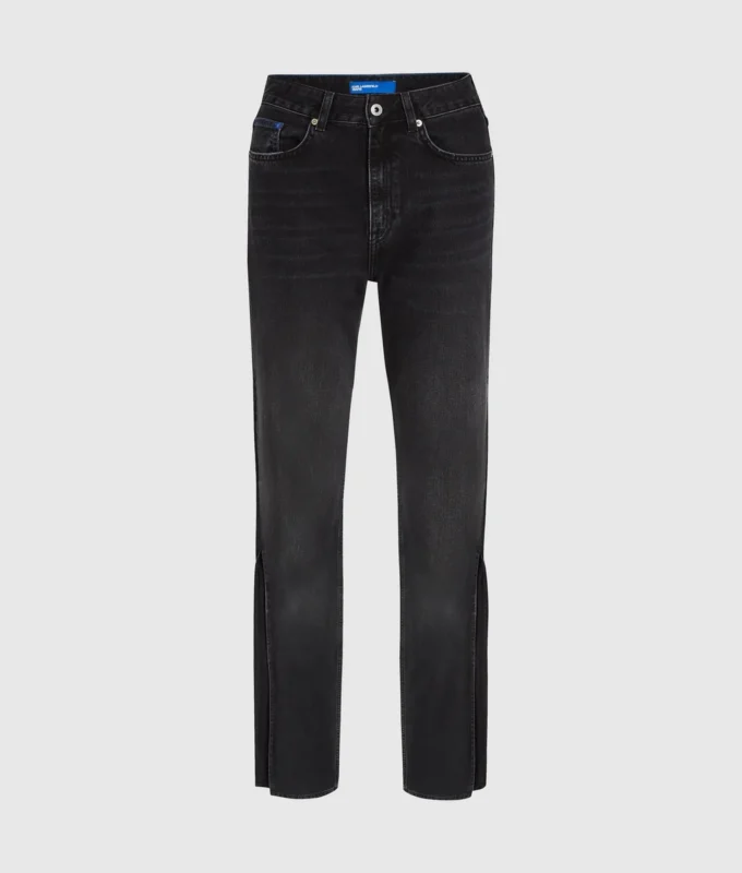 Yüksek bel, düz paça, bacakları ayrık jean Yüksek bel, düz paça, bacakları ayrık jean