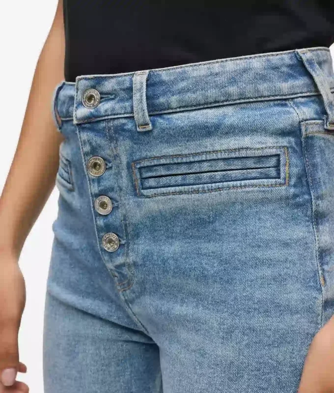 Yüksek bel, kloş kesim jean Yüksek bel, kloş kesim jean