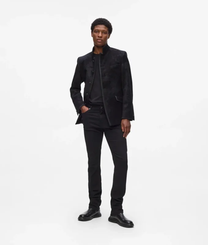 Yüksek yakalı blazer Yüksek yakalı blazer