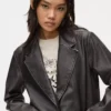Yıpranmış görünümlü suni deri blazer Yıpranmış görünümlü suni deri blazer