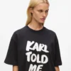 Özel “Karl told me” rahat tişört Özel “Karl told me” rahat tişört
